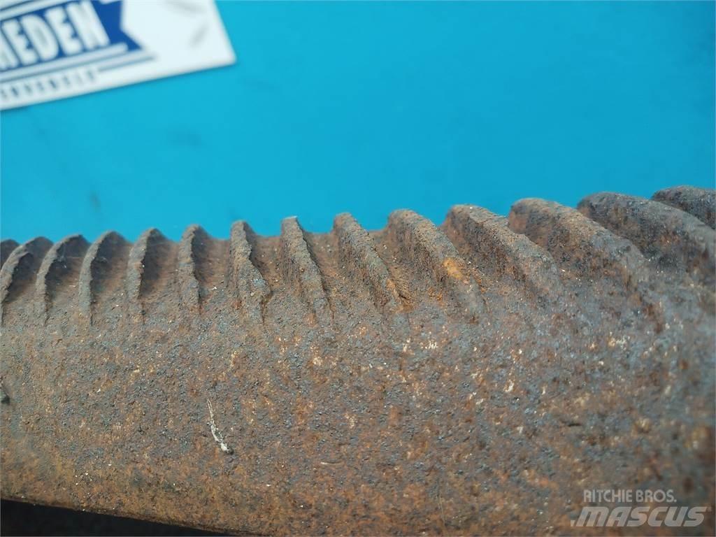 John Deere 1042 ملحقات الحصادات