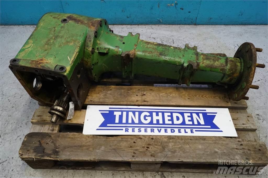 John Deere 1042 أجهزة نقل