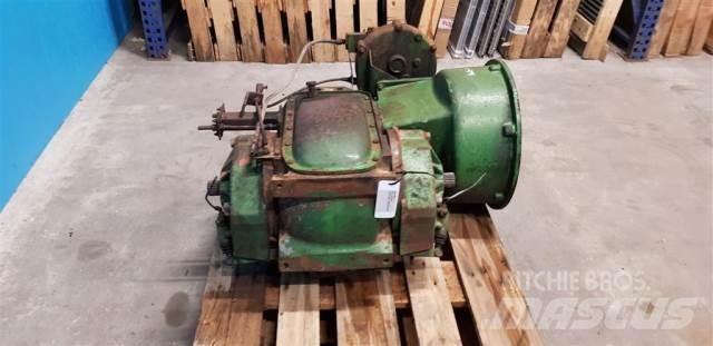 John Deere 1065 أجهزة نقل