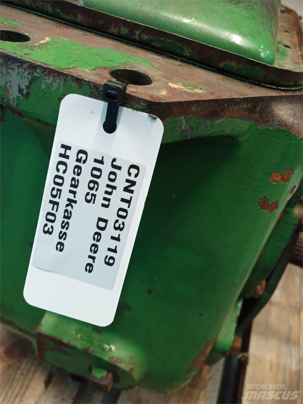 John Deere 1065 أجهزة نقل