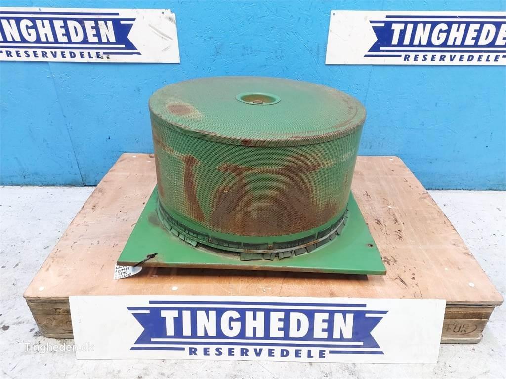 John Deere 1065 مشعات