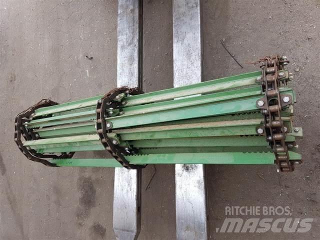 John Deere 1075 ملحقات الحصادات