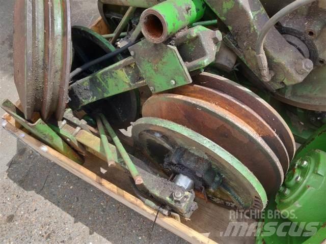 John Deere 1075 ماكينات زراعية أخرى
