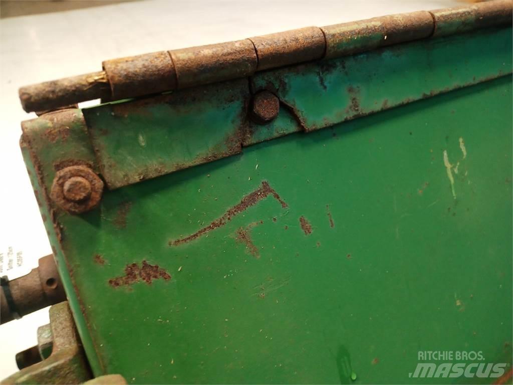 John Deere 1075 ملحقات الحصادات