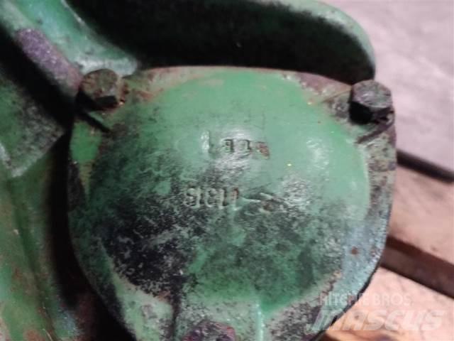 John Deere 1085 ملحقات الحصادات