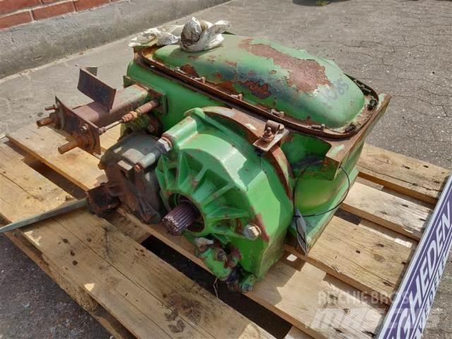 John Deere 1085 أجهزة نقل