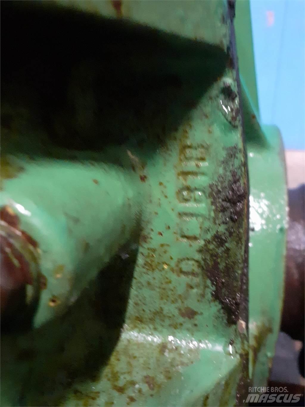 John Deere 1085 ملحقات الحصادات
