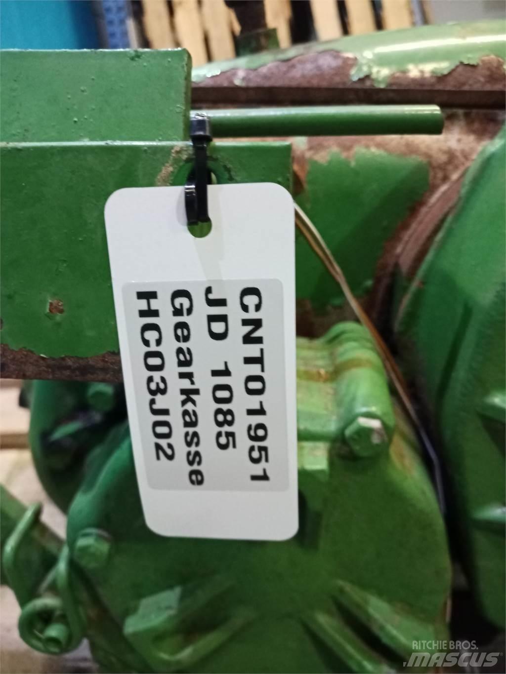 John Deere 1085 أجهزة نقل