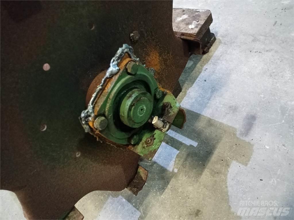 John Deere 1085 ملحقات الحصادات