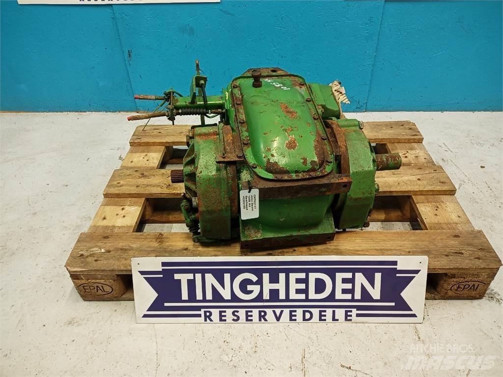 John Deere 1085 أجهزة نقل