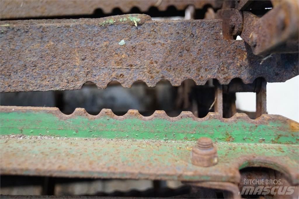 John Deere 1085 ملحقات الحصادات