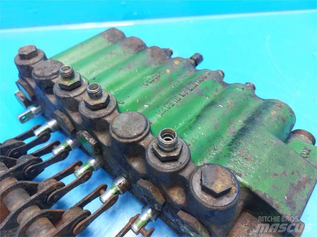 John Deere 1085 هيدروليات