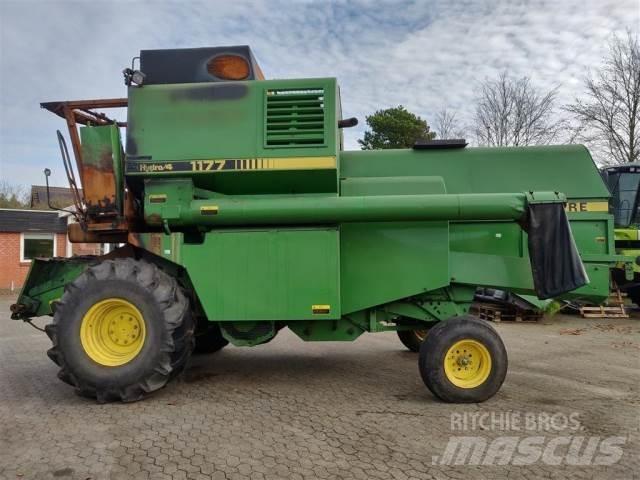 John Deere 1177 حصادات