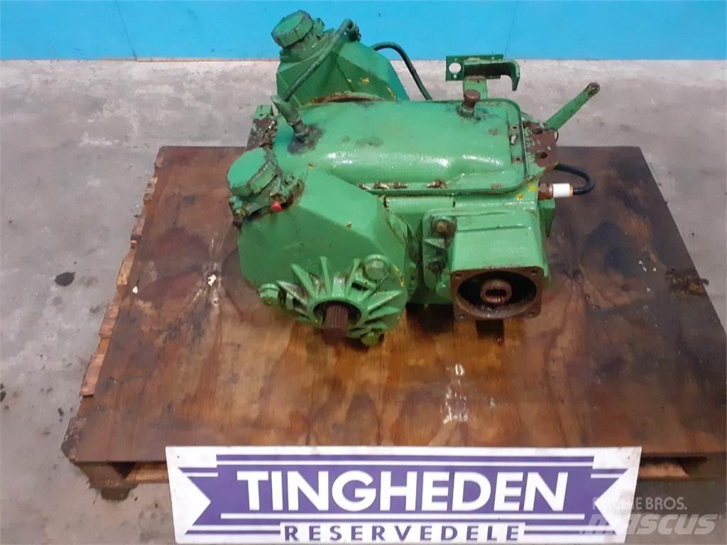 John Deere 1177 أجهزة نقل