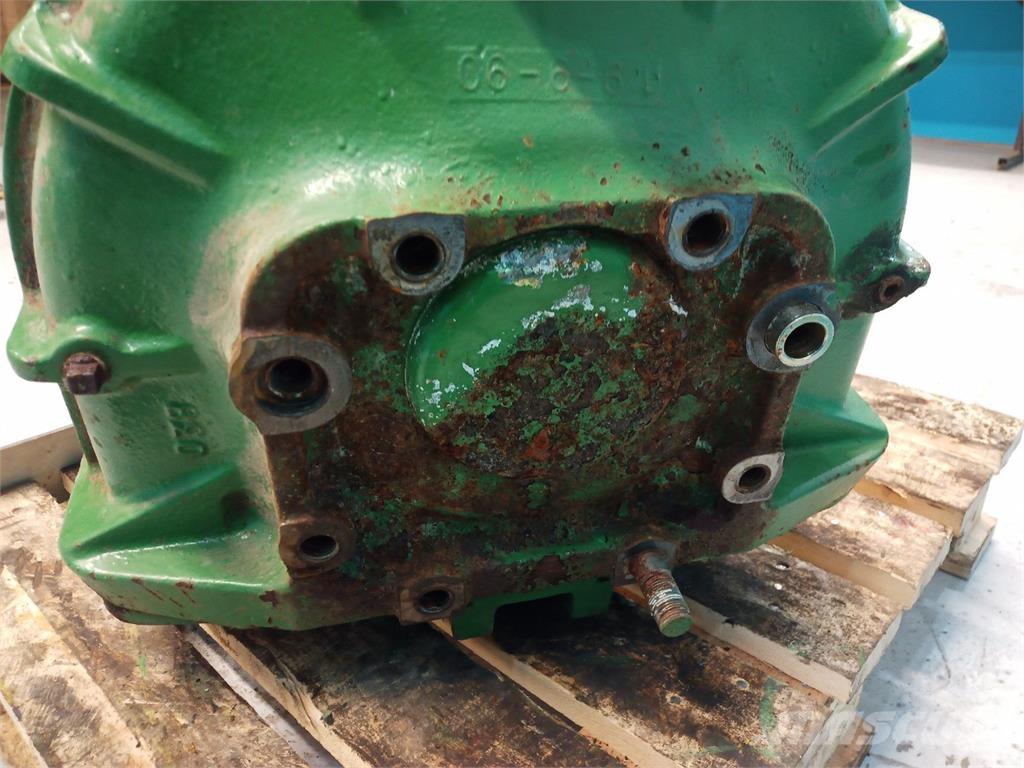 John Deere 1177 ملحقات الحصادات