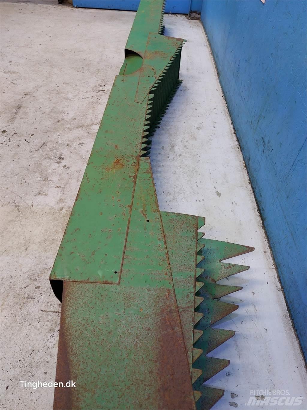 John Deere 1177 ملحقات الحصادات