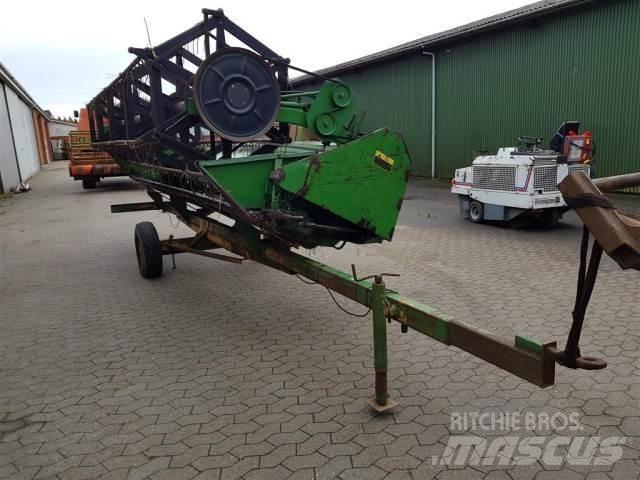 John Deere 16 ملحقات الحصادات