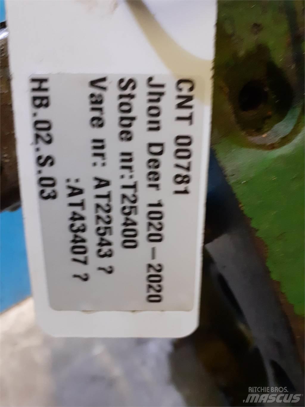 John Deere 2020 أجهزة نقل