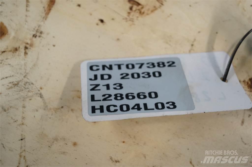 John Deere 2030 أجهزة نقل