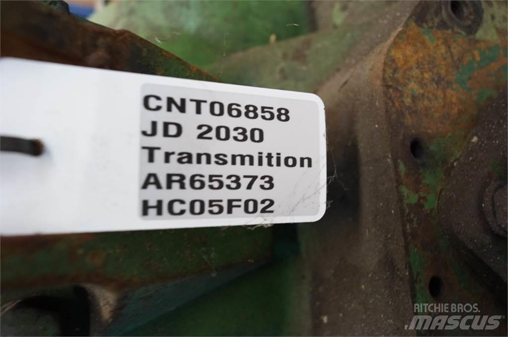 John Deere 2030 أجهزة نقل