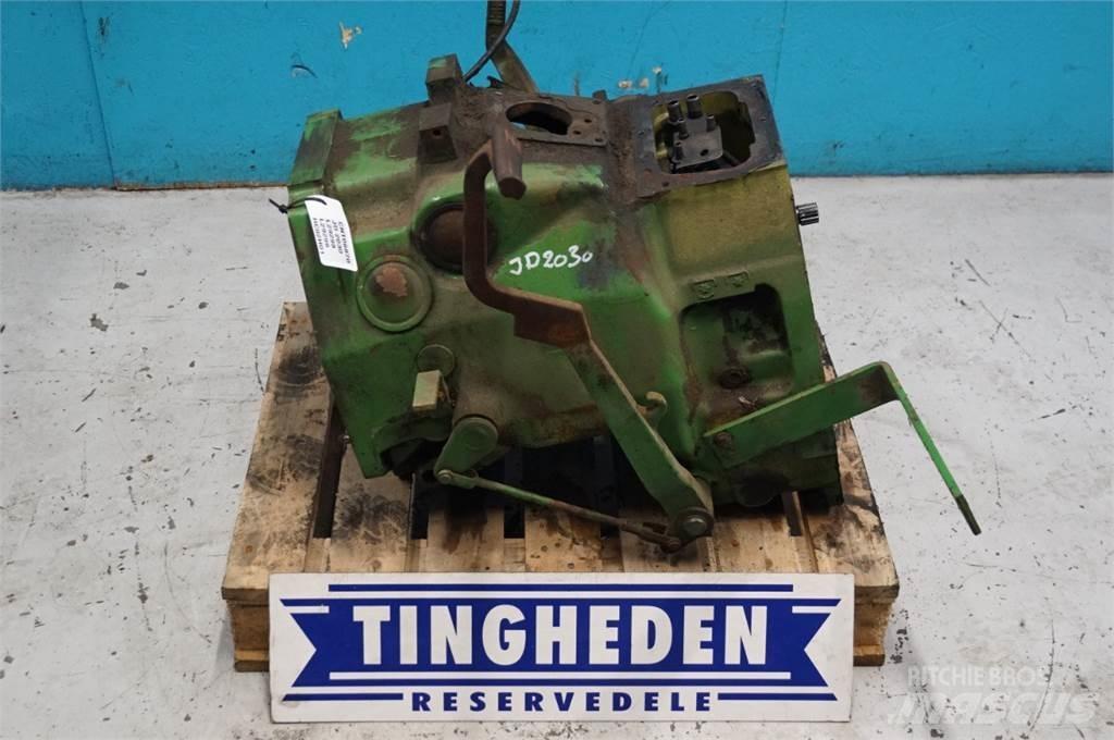 John Deere 2030 أجهزة نقل