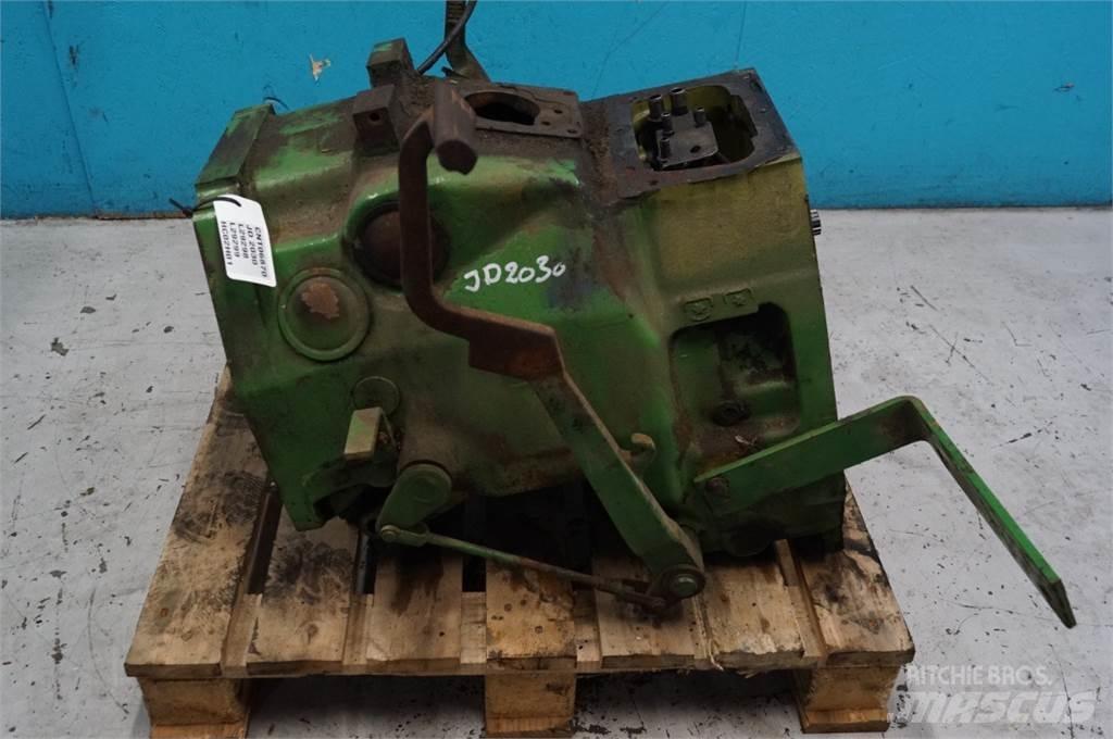 John Deere 2030 أجهزة نقل