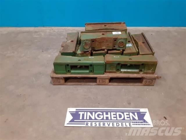 John Deere 2040 الأوزان الأمامية