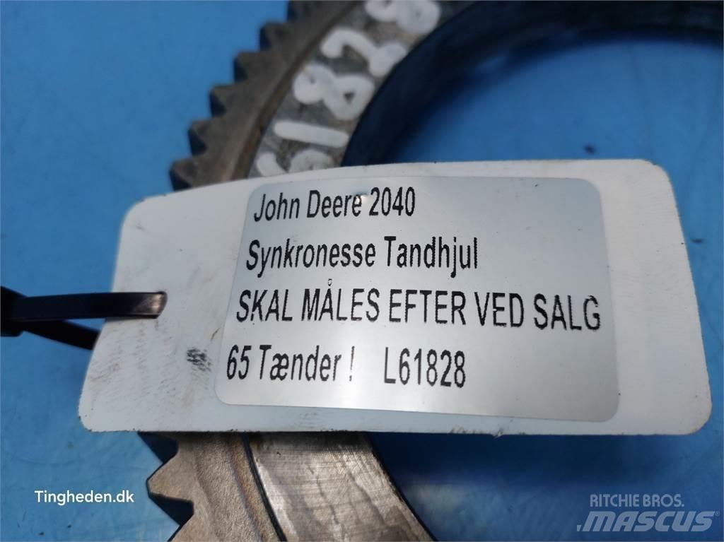 John Deere 2040 أجهزة نقل