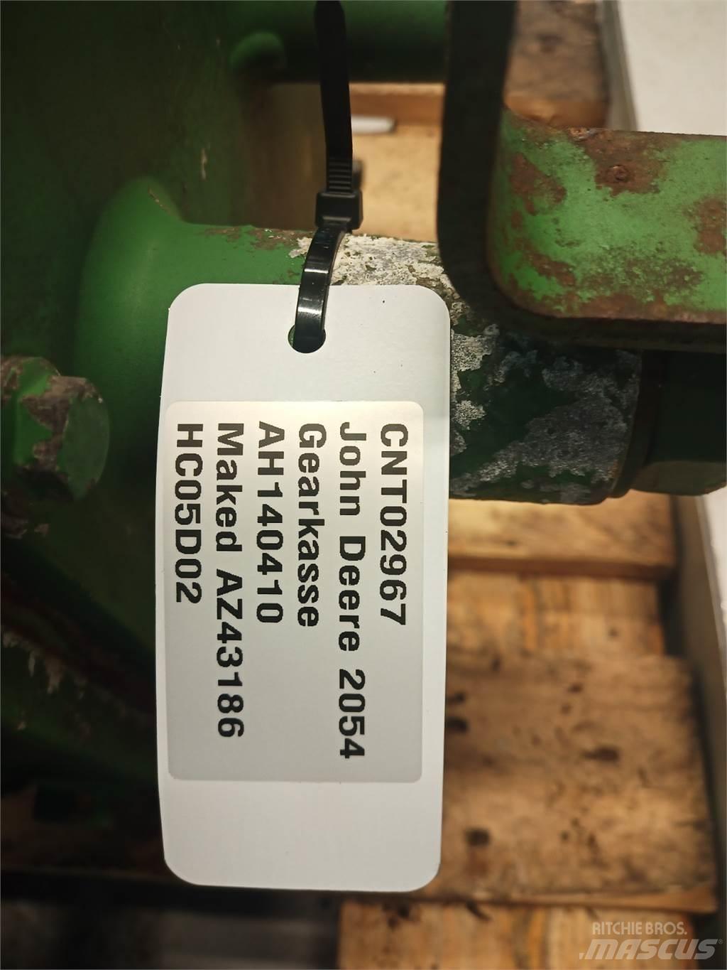 John Deere 2054 أجهزة نقل