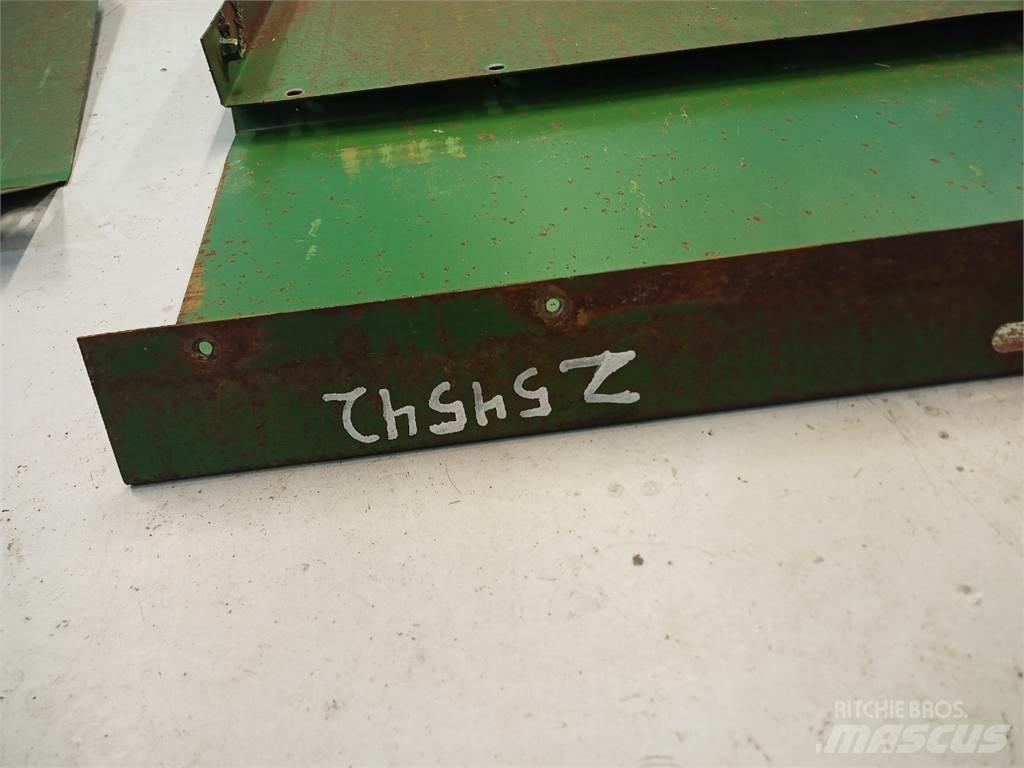 John Deere 2054 معدات نشر الرمال والملح