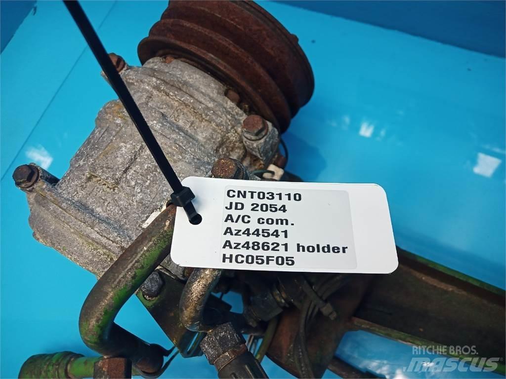 John Deere 2054 كابينة والداخلية