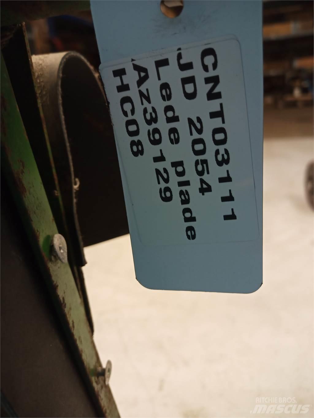 John Deere 2054 ملحقات الحصادات