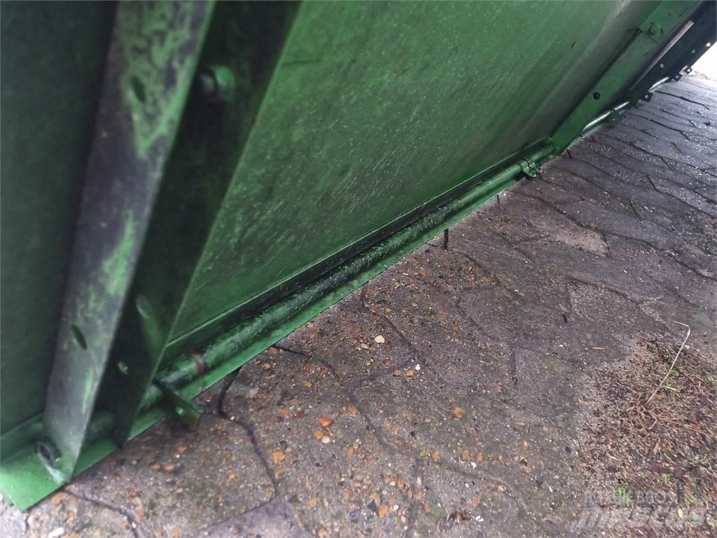 John Deere 2054 ماكينات زراعية أخرى