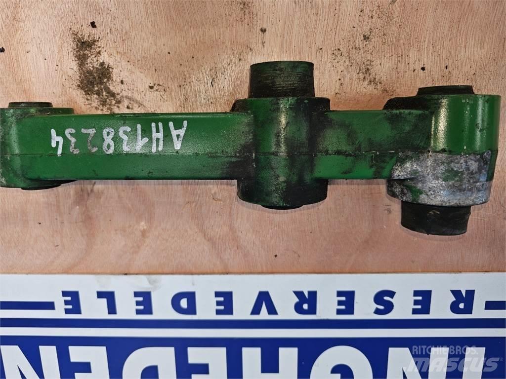 John Deere 2054 معدات نشر الرمال والملح