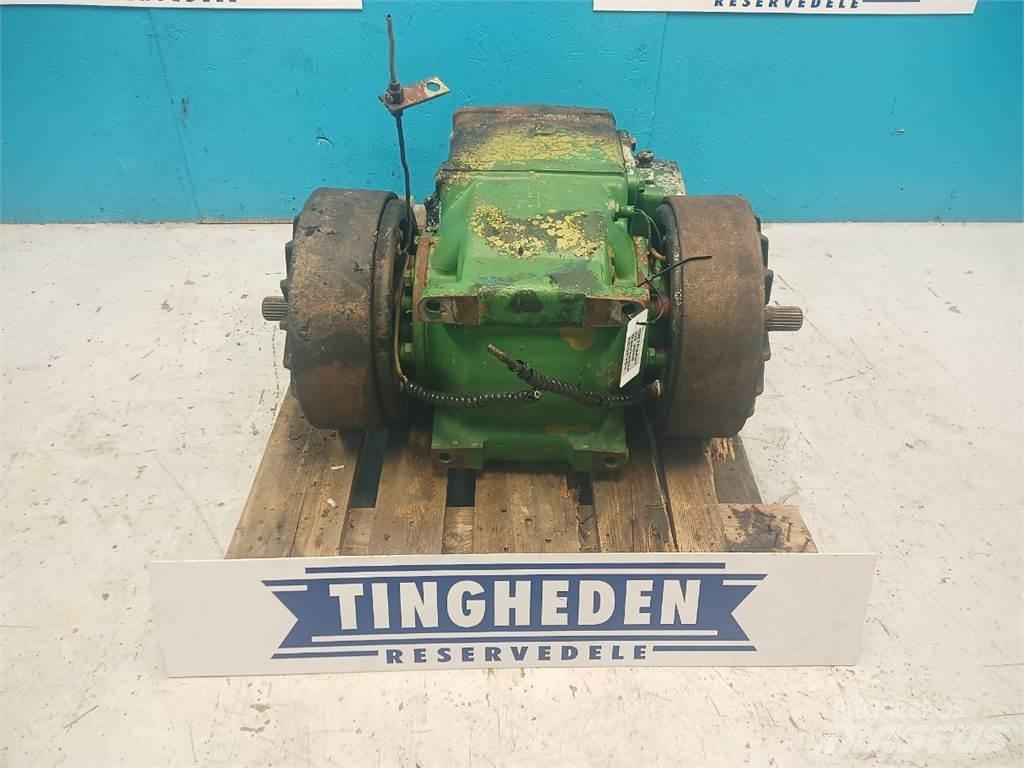 John Deere 2066 أجهزة نقل