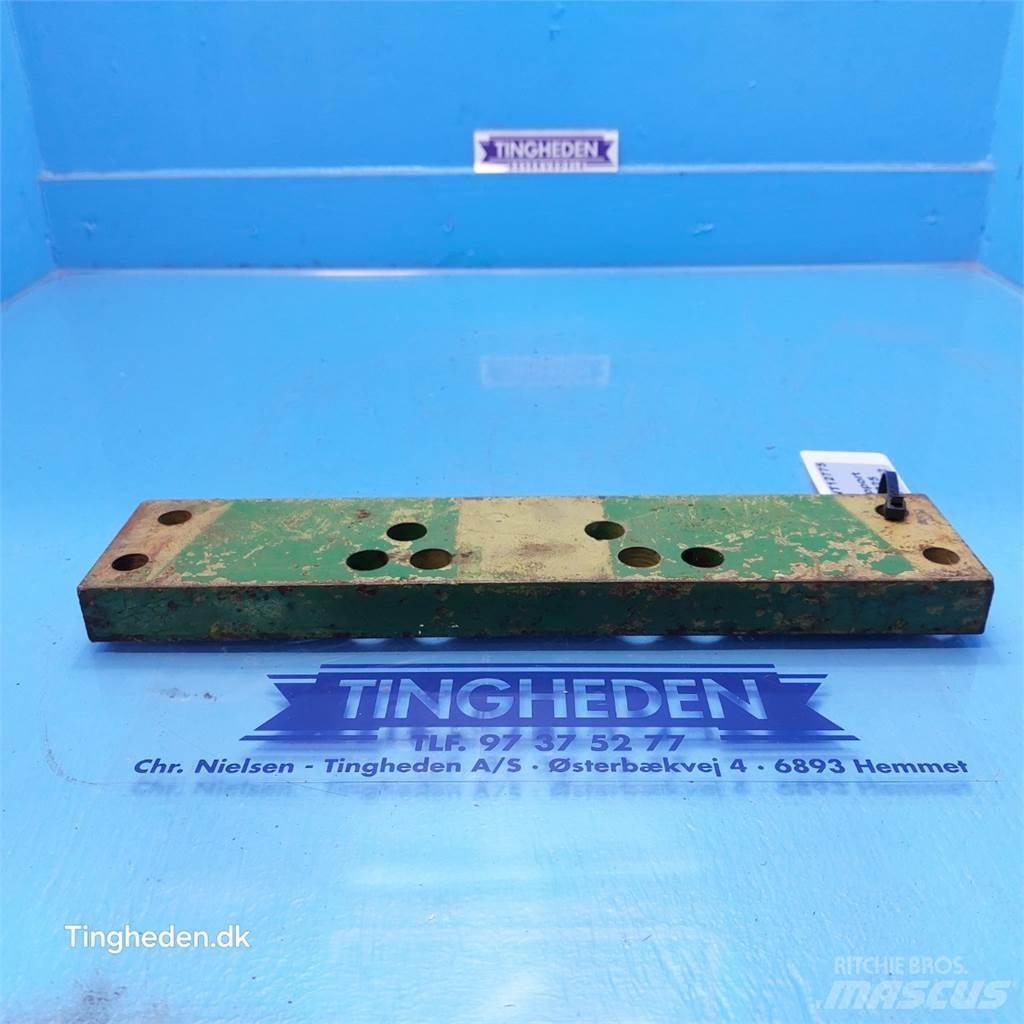 John Deere 2141 ملحقات أخرى للجرارات