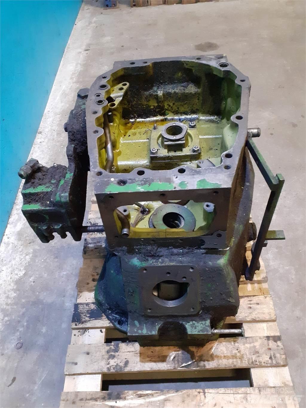 John Deere 2240 أجهزة نقل