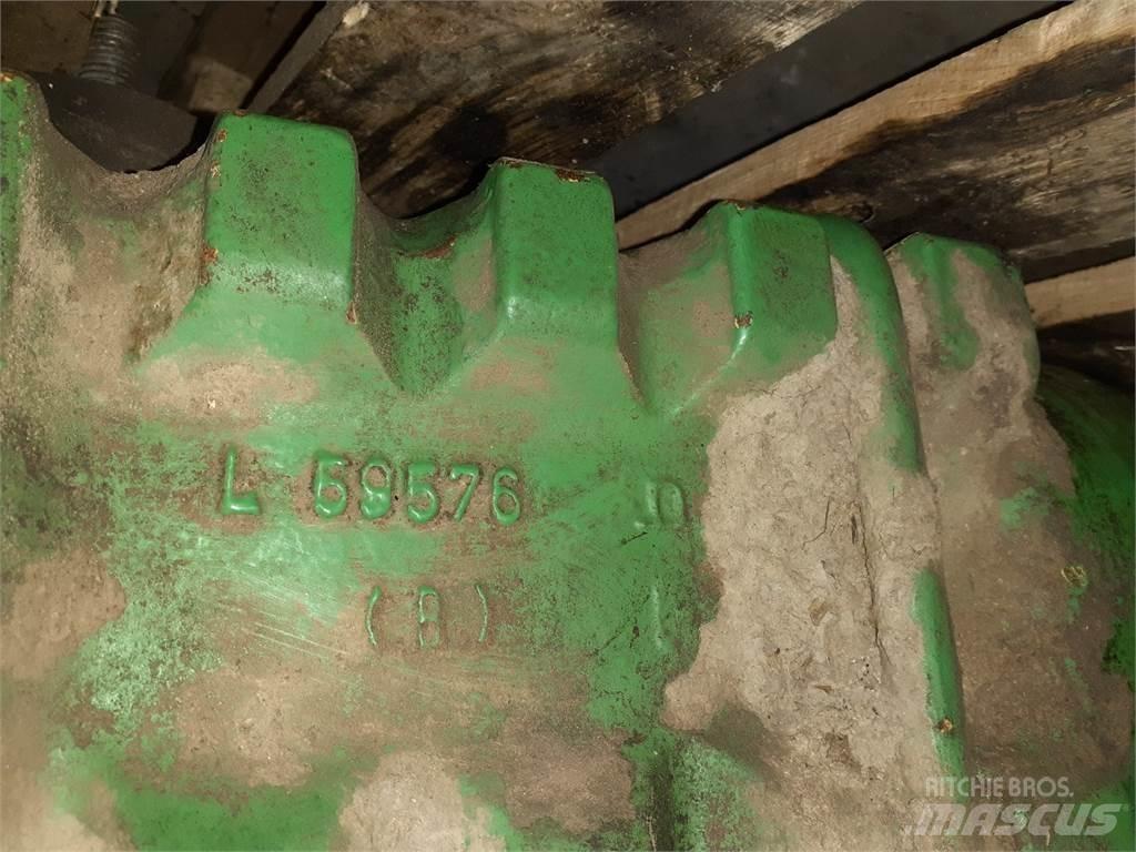 John Deere 2450 ملحقات أخرى للجرارات