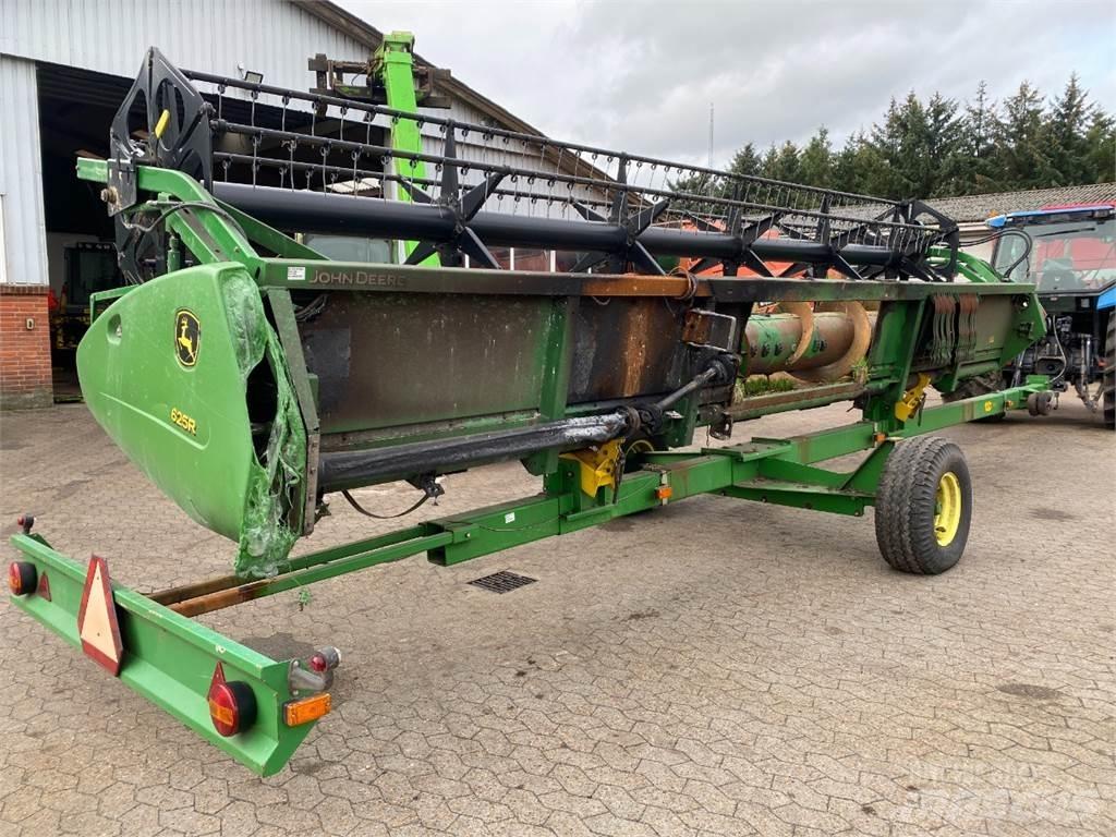 John Deere 25 ملحقات الحصادات