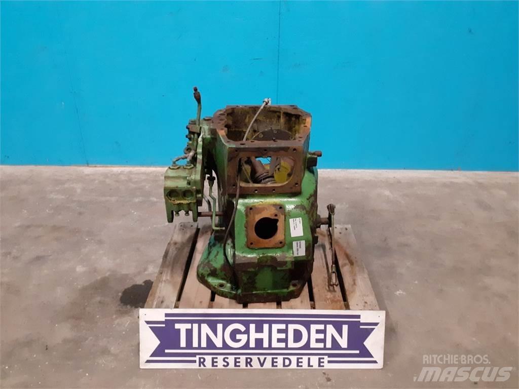 John Deere 2840 أجهزة نقل