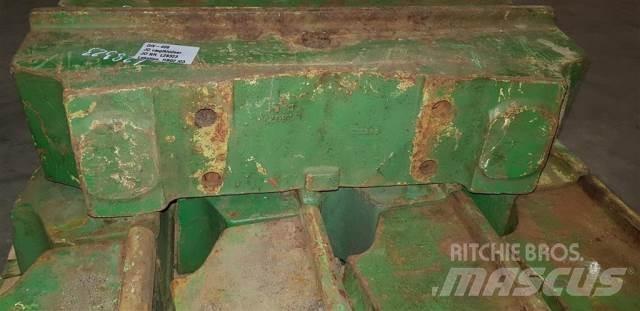 John Deere 3040 الأوزان الأمامية