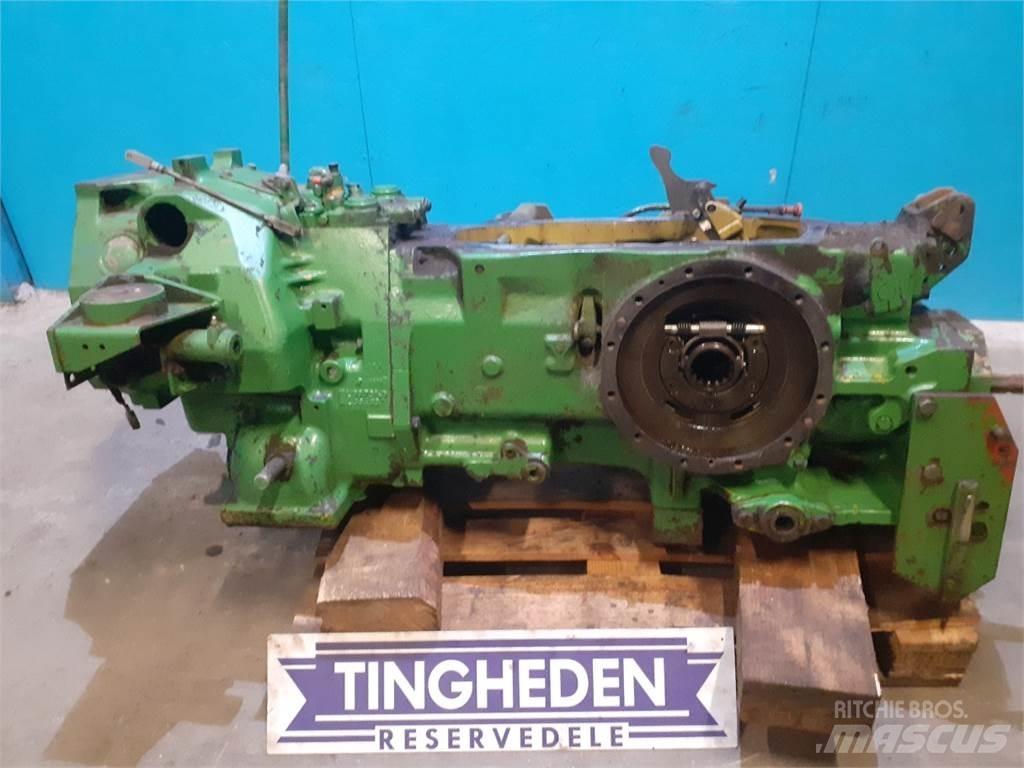 John Deere 3040 أجهزة نقل