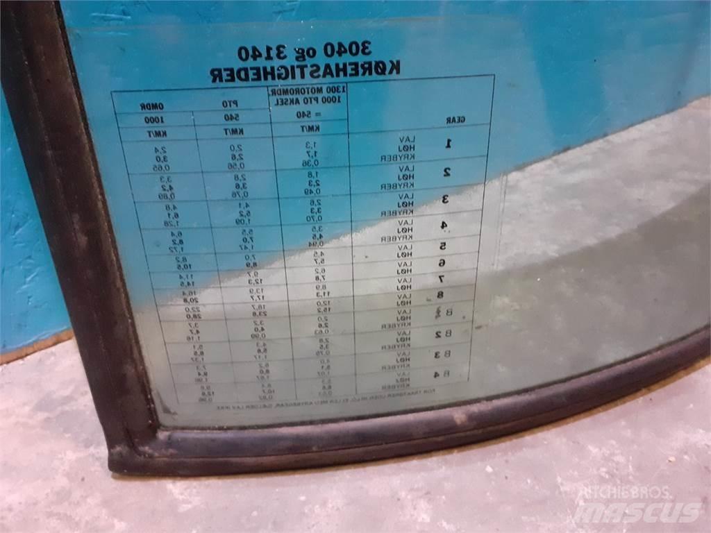 John Deere 3040 كابينة والداخلية