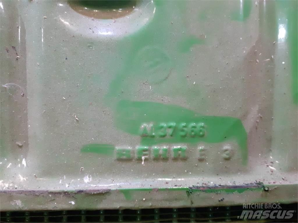 John Deere 3040 مشعات