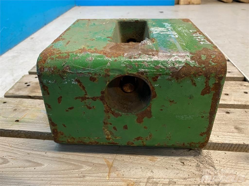 John Deere 3040 الأوزان الأمامية