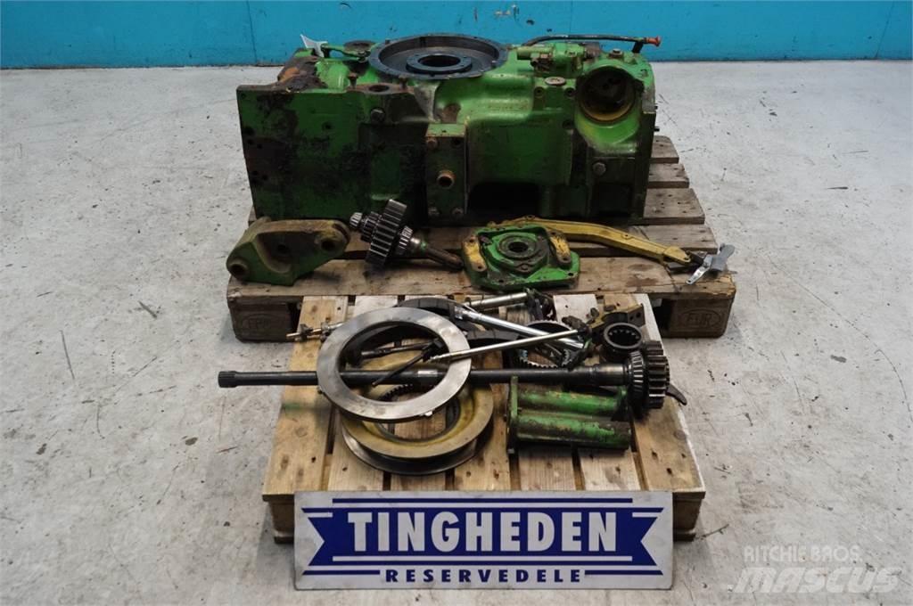 John Deere 3040 أجهزة نقل