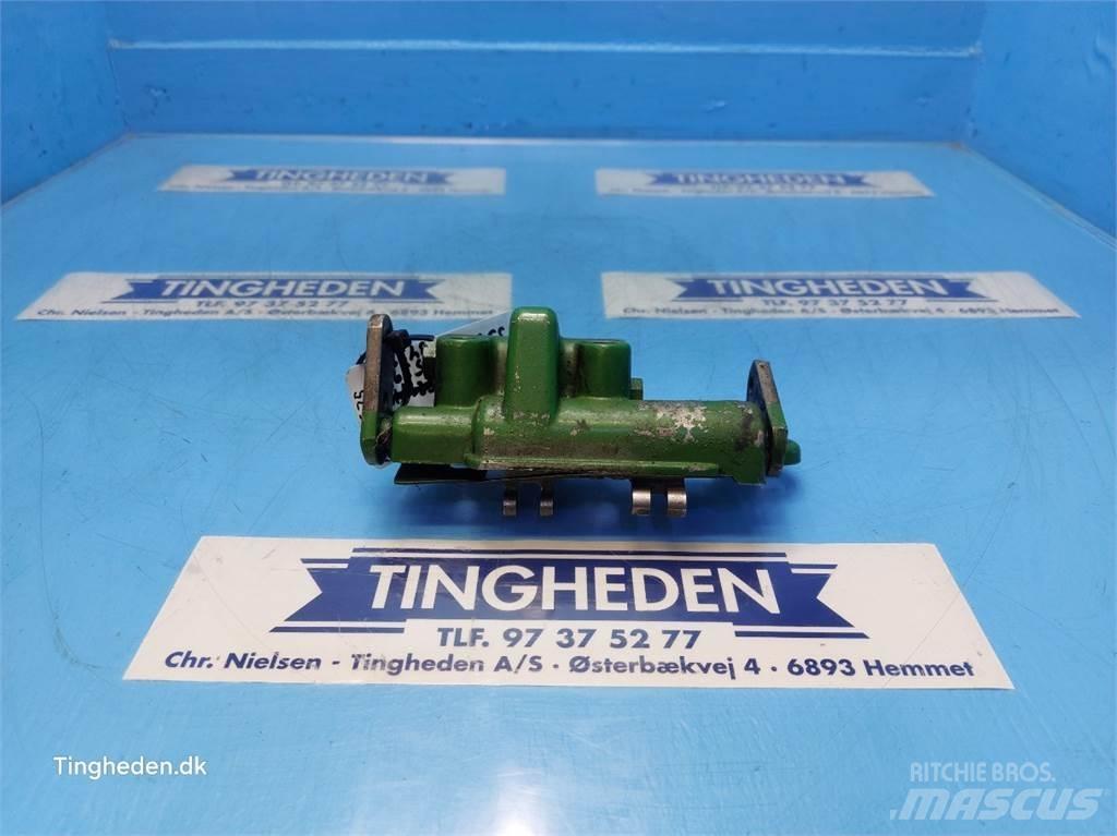 John Deere 3040 أجهزة نقل