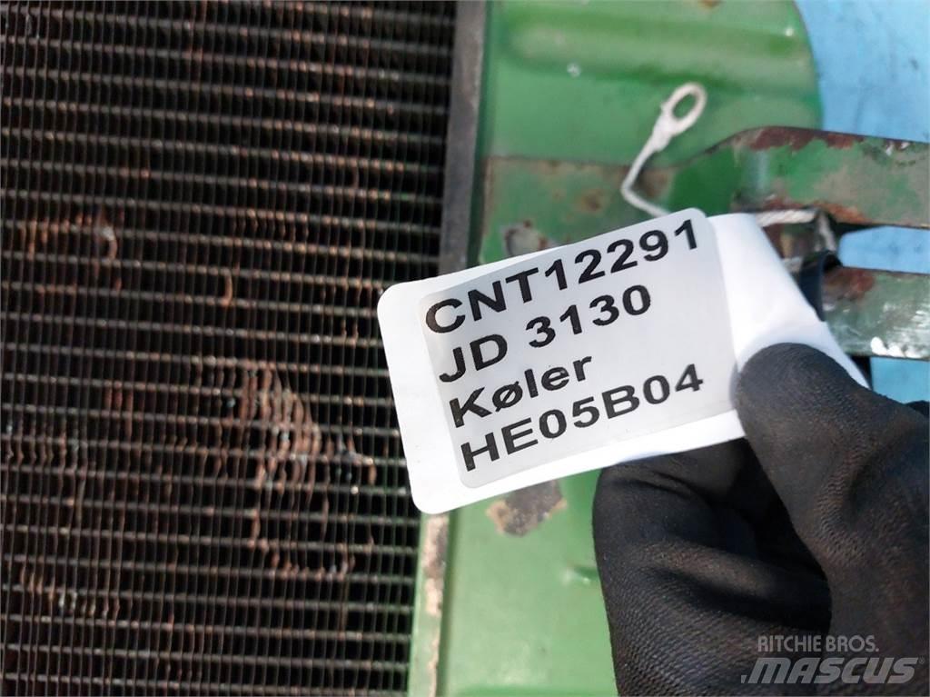 John Deere 3130 مشعات