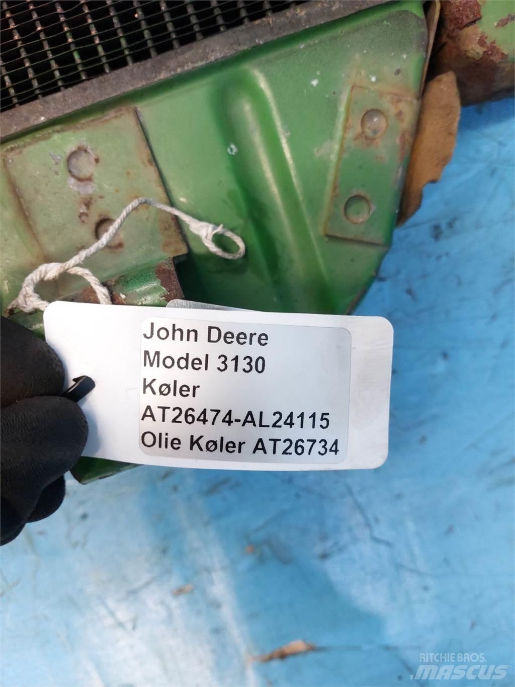 John Deere 3130 مشعات
