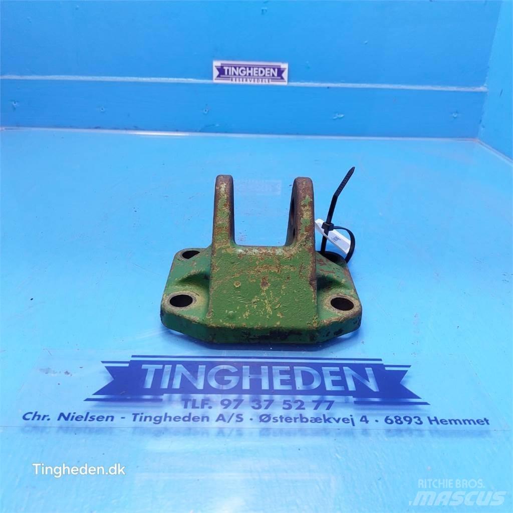 John Deere 3140 ملحقات أخرى للجرارات